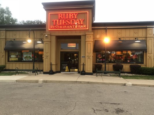 Ruby Tuesdays closes its doors unexpectedly